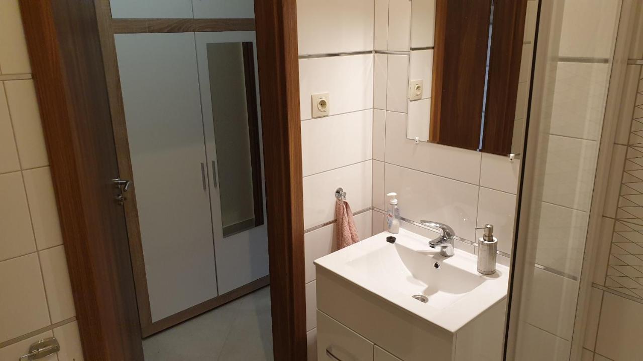 Buzavirag Apartmanhaz Balatonakali Dış mekan fotoğraf