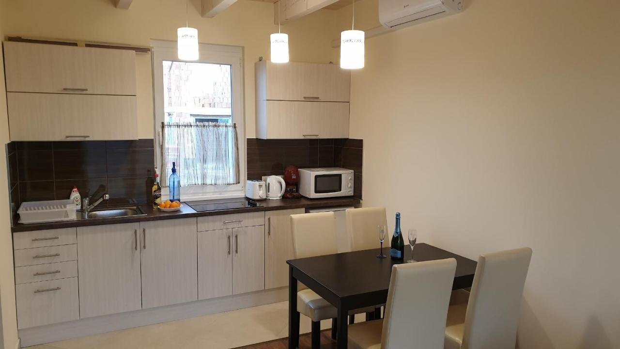 Buzavirag Apartmanhaz Balatonakali Dış mekan fotoğraf