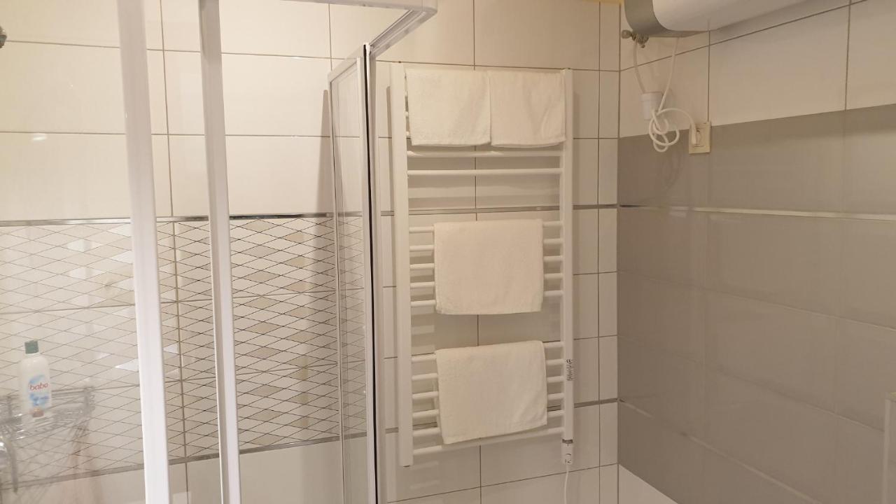 Buzavirag Apartmanhaz Balatonakali Dış mekan fotoğraf