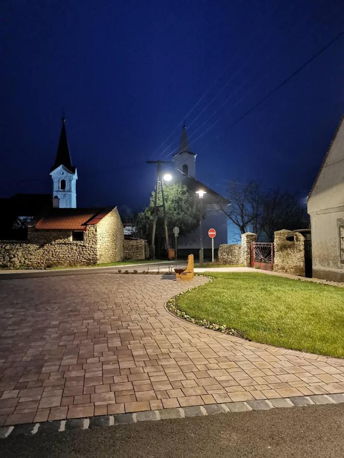 Buzavirag Apartmanhaz Balatonakali Dış mekan fotoğraf