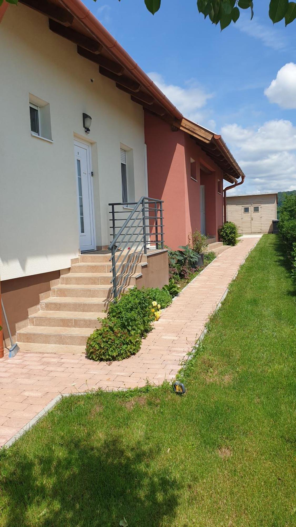 Buzavirag Apartmanhaz Balatonakali Dış mekan fotoğraf